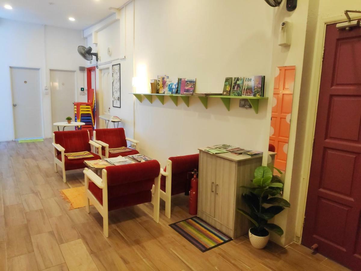 Ez Lodgings Kampong Gadong Esterno foto